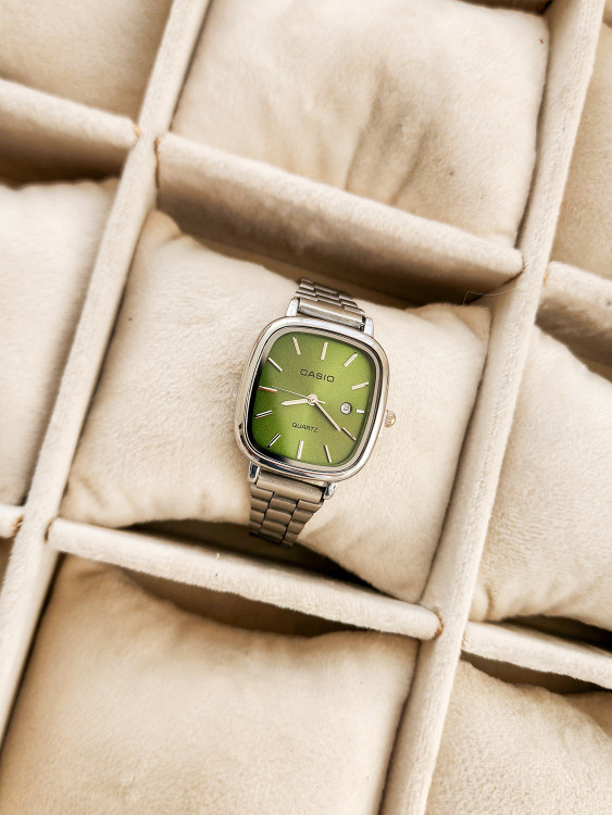 خرید اینترنتی ساعت ست زنانه و مردانه مدل کاسیو مربع رنگ سیلور صفحه سبز یه کار متفاوت و خاص اصفهان