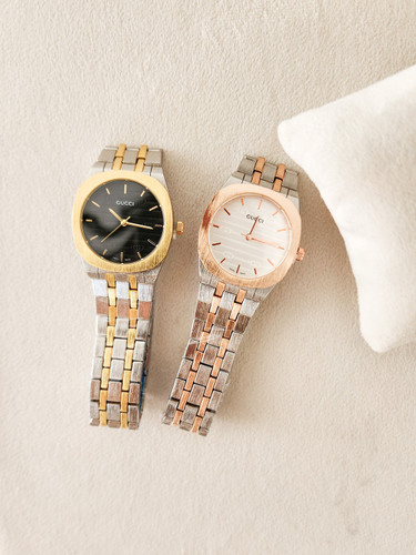 خرید اینترنتی ساعت مردانه و پسرانه مدل گوچی رنگ سیلور و طلایی صفحه سفید و مشکی یکار همیشه مدرن اصفهان