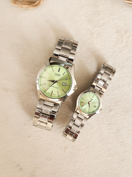 خرید اینترنتی ساعت ست زنانه و مردانه مدل کاسیو کلاسیک رنگ سیلور صفحه سبز روشن یه کار خاص پسند اصفهان
