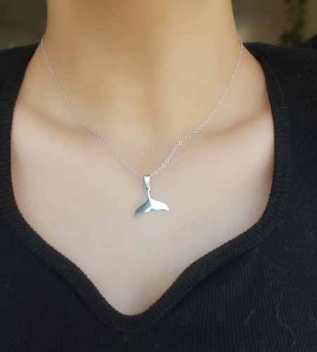 خرید اینترنتی گردنبند دم وال