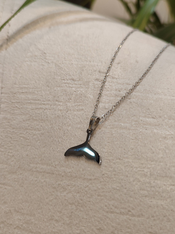 خرید اینترنتی گردنبند دم وال