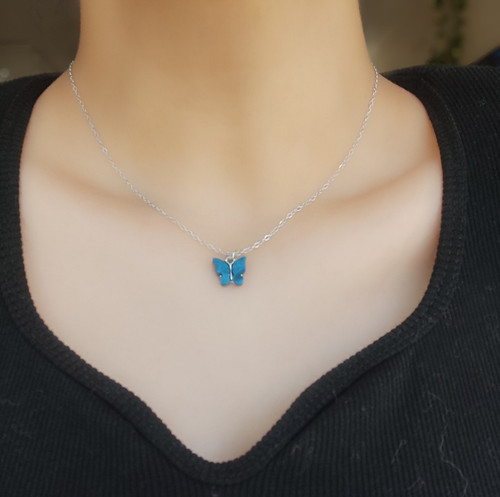 خرید اینترنتی گردنبند پروانه ای رنگ آبی