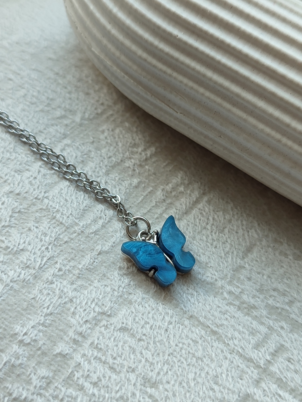 خرید اینترنتی گردنبند پروانه ای رنگ آبی