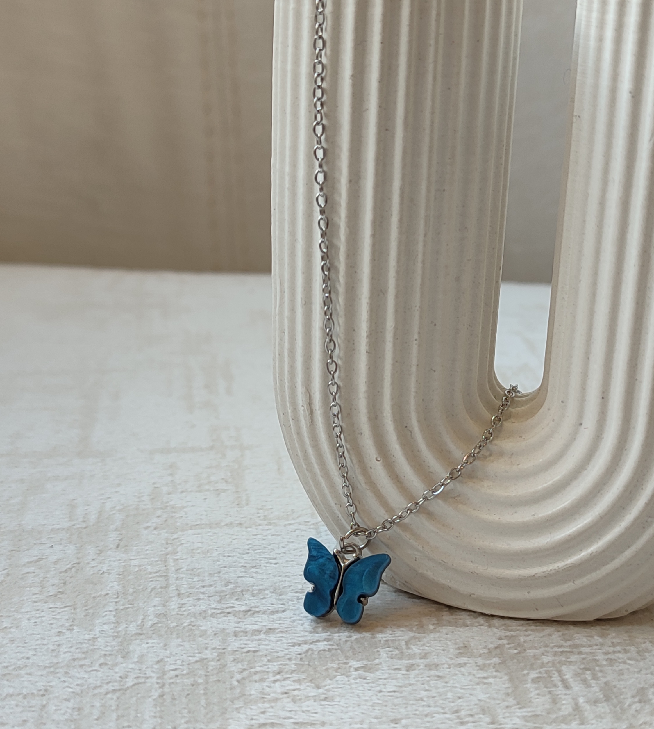 خرید اینترنتی گردنبند پروانه ای رنگ آبی