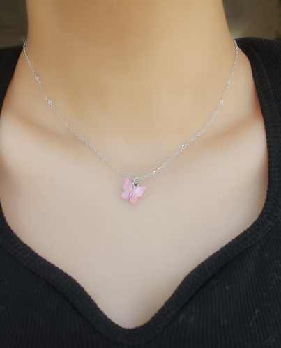 خرید اینترنتی گردنبند پروانه رنگ بنفش