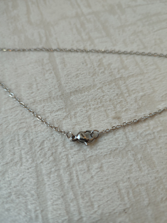 خرید اینترنتی گردنبند پروانه رنگ بنفش