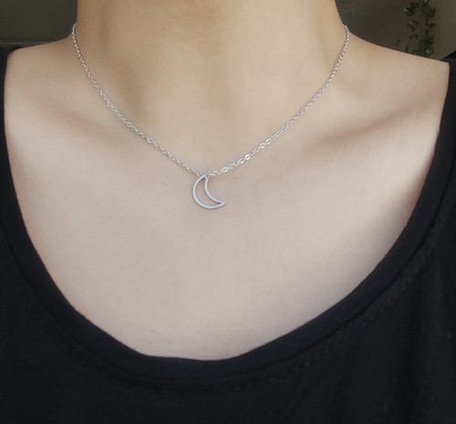 خرید اینترنتی گردنبند ماه