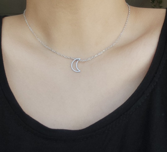 خرید اینترنتی گردنبند ماه