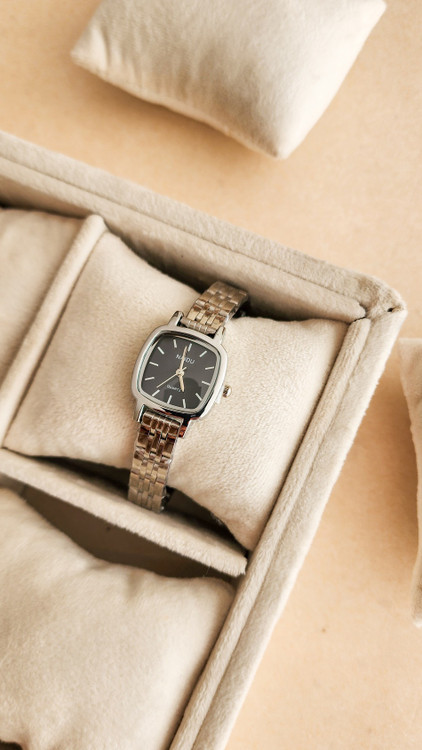 خرید اینترنتی ساعت دخترانه مدل نایدو