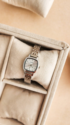 خرید اینترنتی ساعت دخترانه مدل نایدو