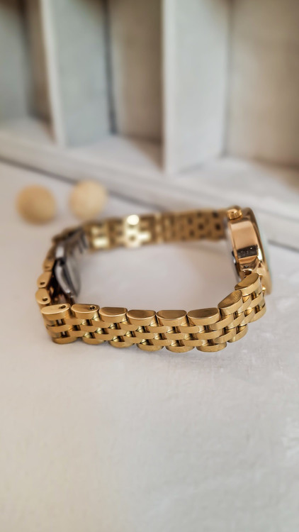 خرید اینترنتی ساعت دخترانه