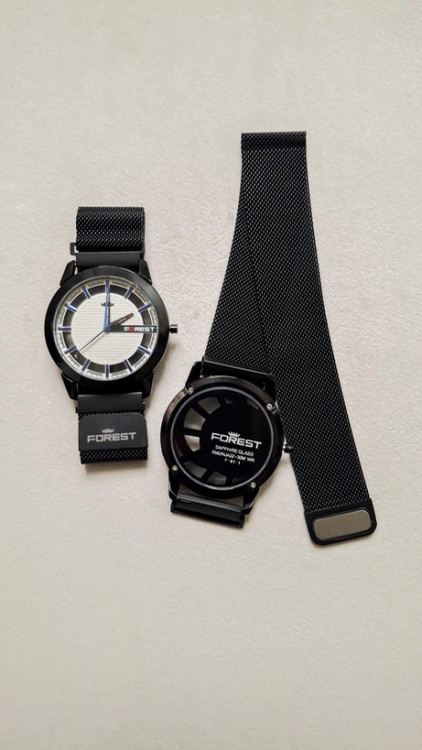 نمای کناری ساعت پسرانه فورست مشکی